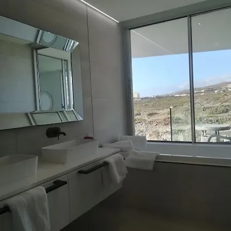 Sabina In Callao Salvaje أذيخي