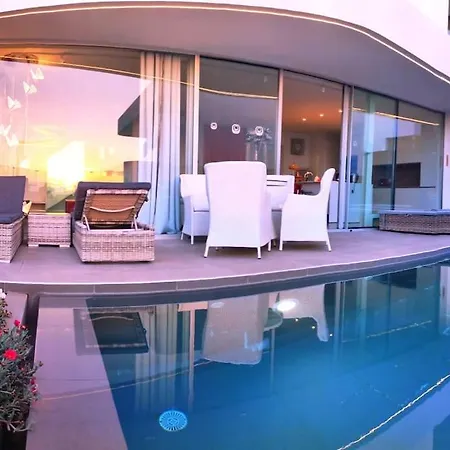 Sabina In Callao Salvaje